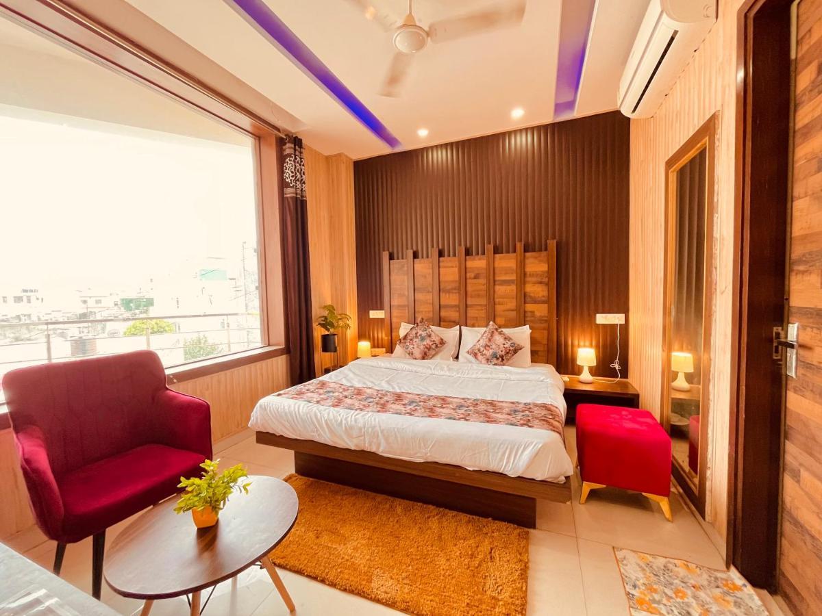Hotel Pearl Grand, Zirakpur - Top Rated & Most Awarded Property In Tricity Chandīgarh Exteriör bild