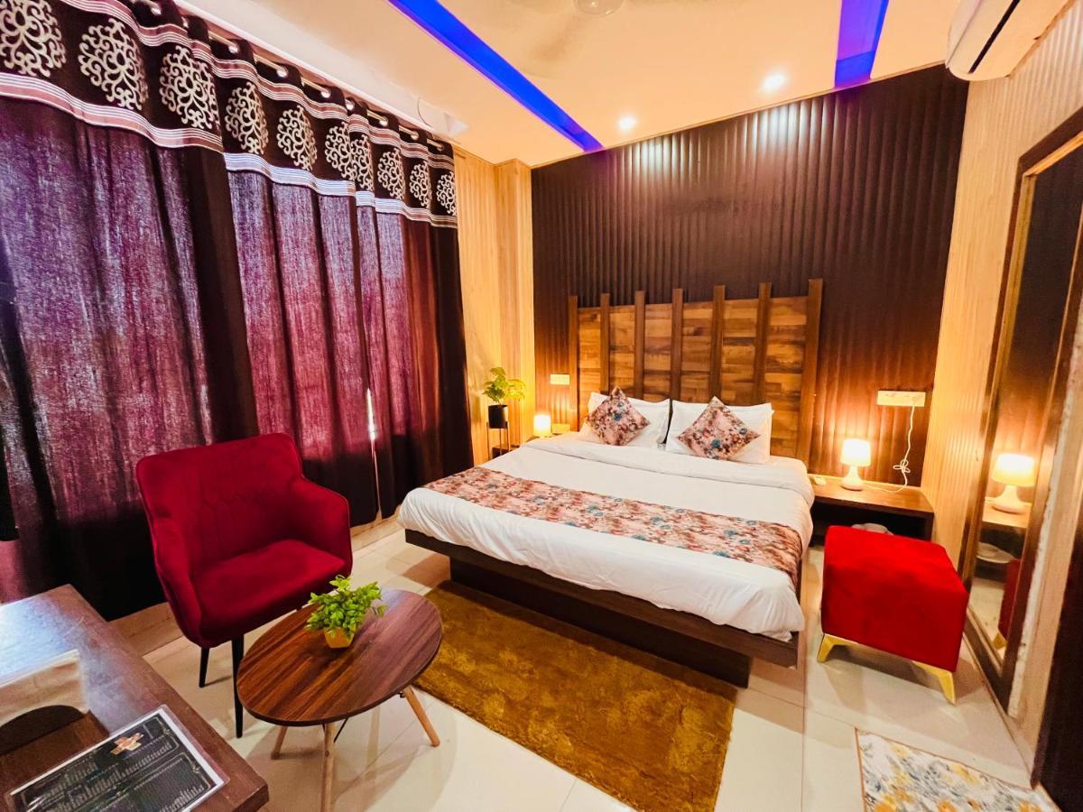 Hotel Pearl Grand, Zirakpur - Top Rated & Most Awarded Property In Tricity Chandīgarh Exteriör bild