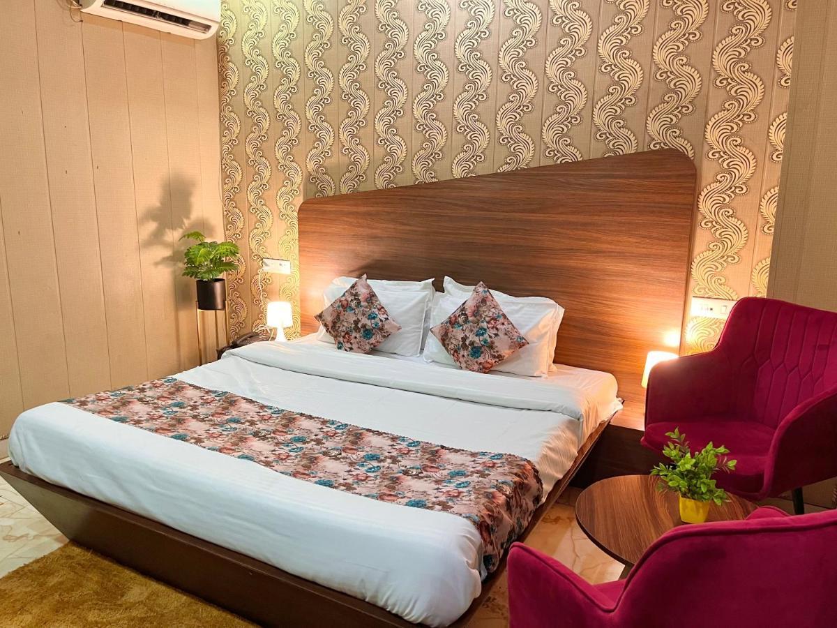 Hotel Pearl Grand, Zirakpur - Top Rated & Most Awarded Property In Tricity Chandīgarh Exteriör bild