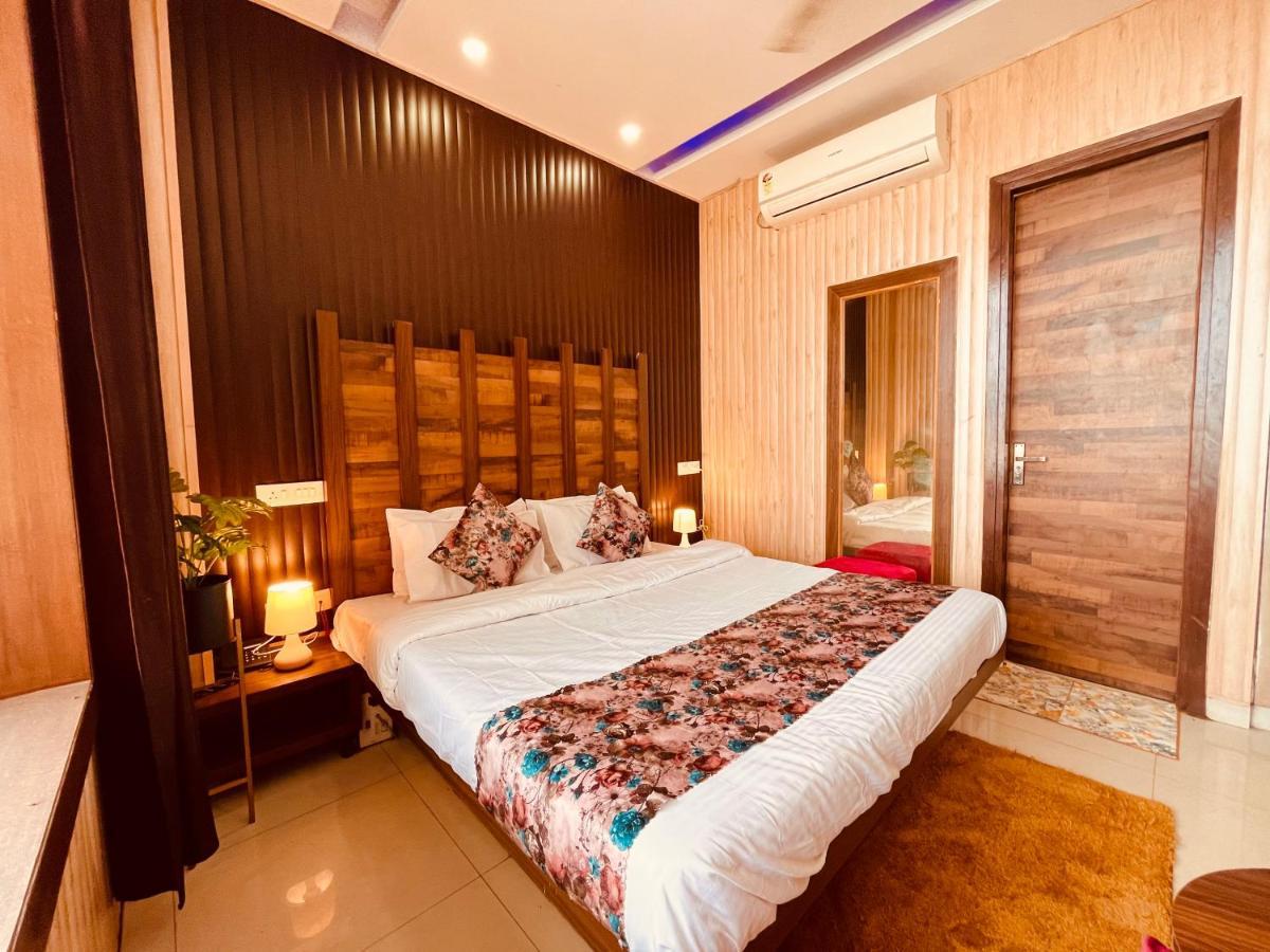 Hotel Pearl Grand, Zirakpur - Top Rated & Most Awarded Property In Tricity Chandīgarh Exteriör bild