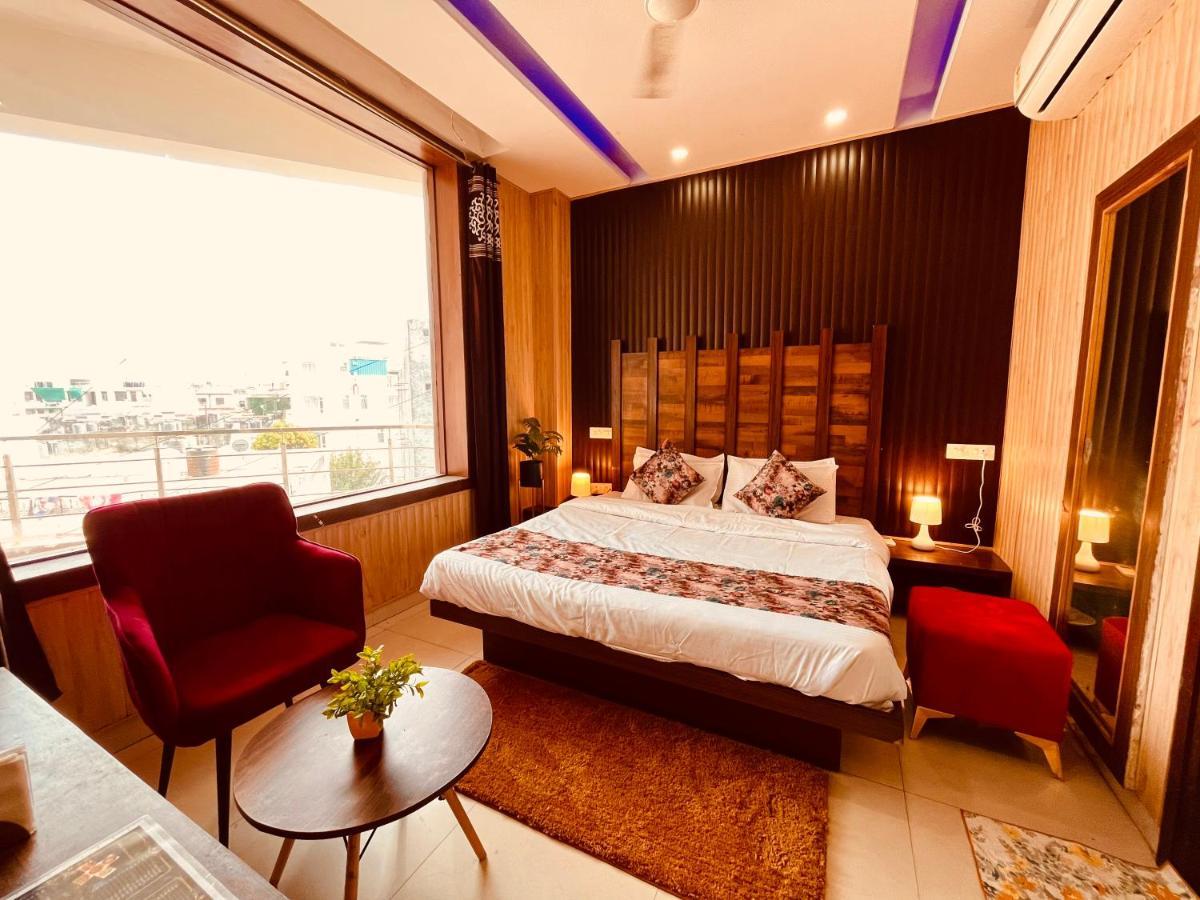 Hotel Pearl Grand, Zirakpur - Top Rated & Most Awarded Property In Tricity Chandīgarh Exteriör bild
