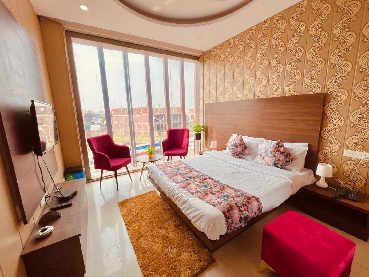 Hotel Pearl Grand, Zirakpur - Top Rated & Most Awarded Property In Tricity Chandīgarh Exteriör bild