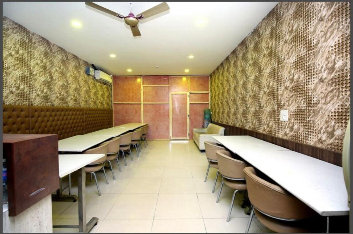 Hotel Pearl Grand, Zirakpur - Top Rated & Most Awarded Property In Tricity Chandīgarh Exteriör bild